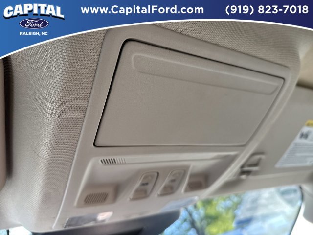 Certified 2020 Ford Escape Titanium FWD image 33