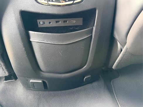 Used 2018 Cadillac Escalade Platinum image 28