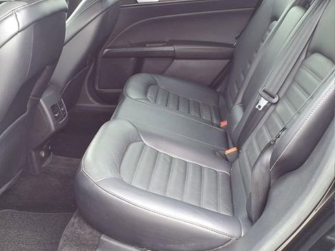 Used 2018 Ford Fusion SE w/ Equipment Group 602A FWD image 13
