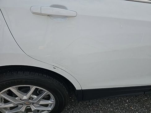 Used 2023 Chevrolet Equinox LT image 9