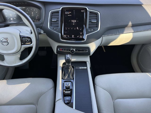 Used 2020 Volvo XC90 T6 Momentum AWD/4WD image 16