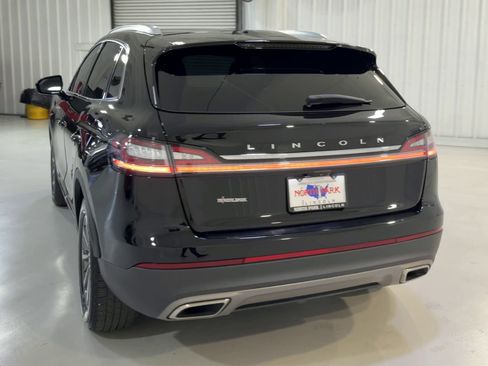 Used 2023 Lincoln Nautilus FWD w/ Premium Package image 8