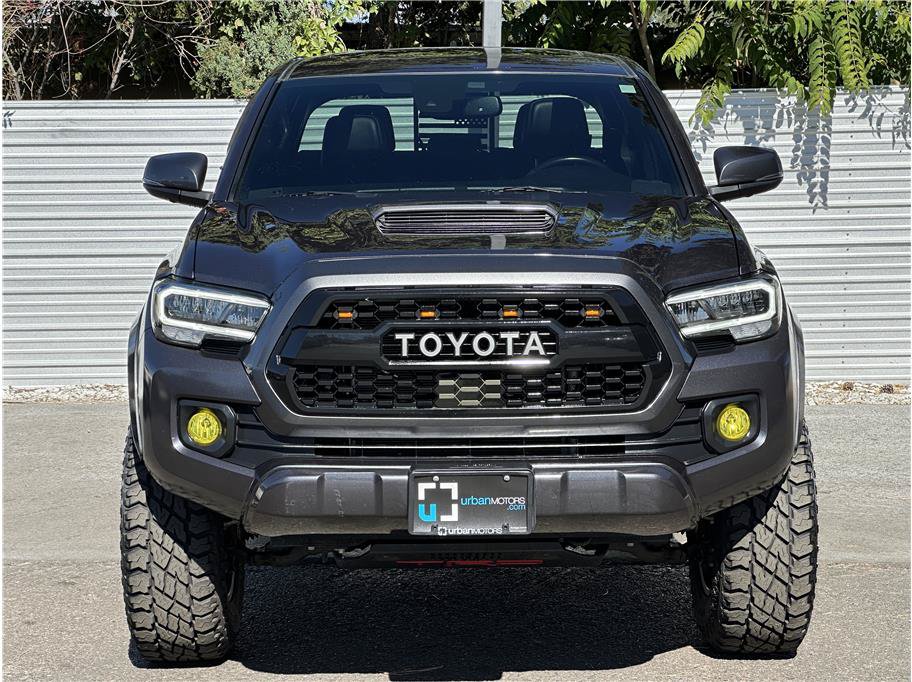 Used 2022 Toyota Tacoma TRD Sport w/ TRD Premium Sport Package AWD/4WD image 7