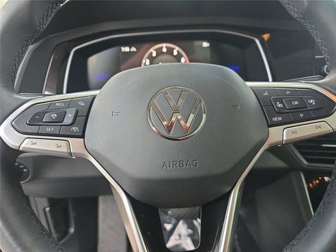 Used 2024 Volkswagen Jetta SE FWD image 23