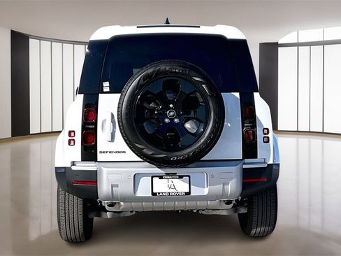 New 2025 Land Rover Defender 110 S image 4