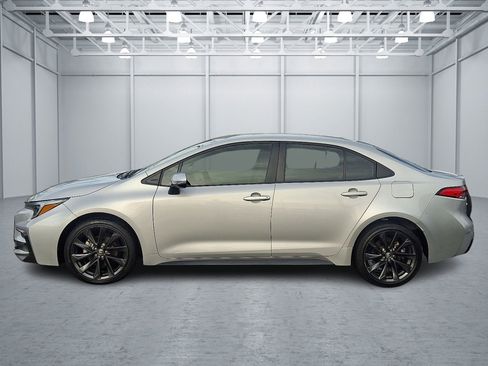 Used 2024 Toyota Corolla SE image 2