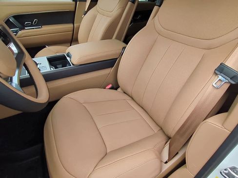 New 2025 Land Rover Range Rover Long Wheelbase SE image 15