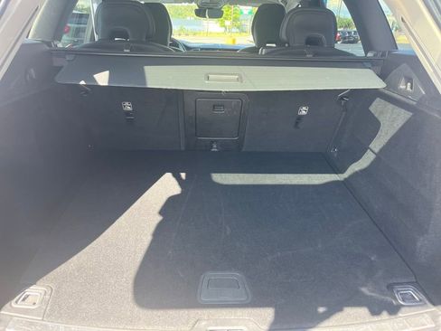 Used 2023 Volvo XC60 B5 Plus image 24