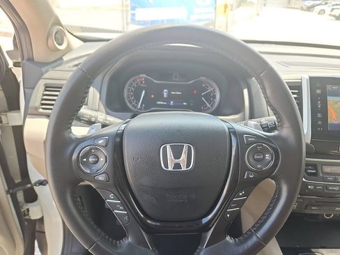 Used 2016 Honda Pilot Touring image 16
