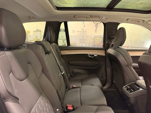 Used 2025 Volvo XC90 B6 Plus image 26