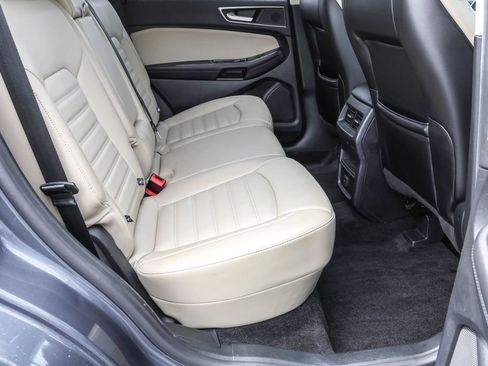 Used 2018 Ford Edge SEL w/ Equipment Group 201A AWD/4WD image 33
