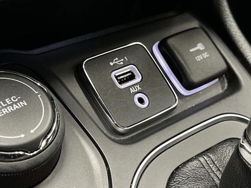 Used 2020 Jeep Cherokee Latitude Lux w/ Quick Order Package 26H Lux image 21