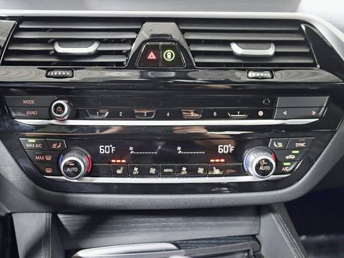 Used 2022 BMW 530i xDrive w/ M Sport Package image 26