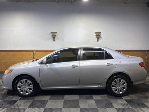 Used 2009 Toyota Corolla XLE FWD image 2