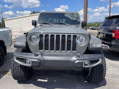 Used 2023 Jeep Gladiator Sport AWD/4WD image 2