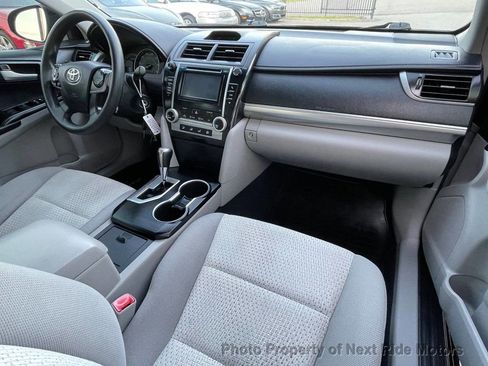 Used 2012 Toyota Camry LE image 14