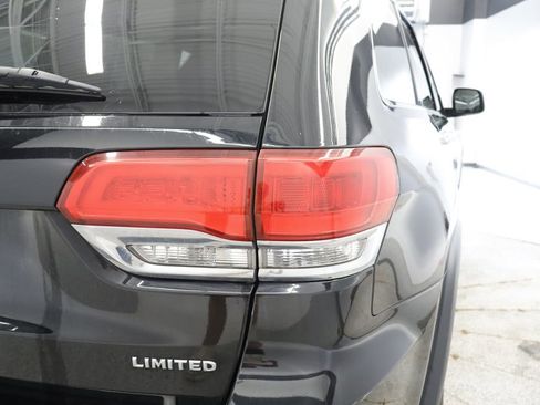 Used 2017 Jeep Grand Cherokee Limited w/ Luxury Group II AWD/4WD image 18