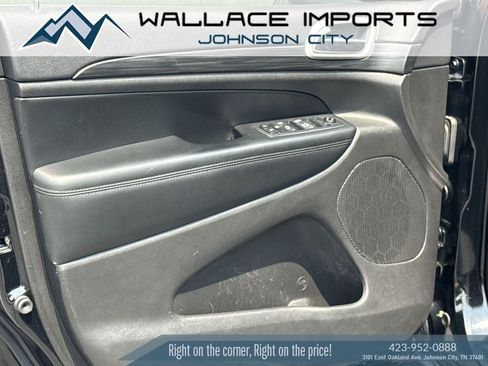 Used 2020 Jeep Grand Cherokee Altitude AWD/4WD image 12
