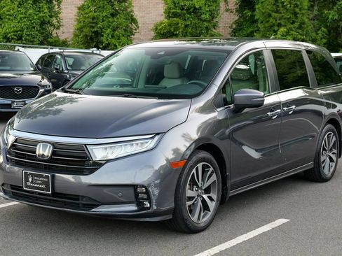 Used 2023 Honda Odyssey Touring image 3