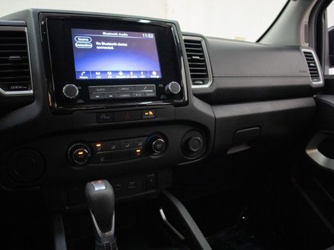 Used 2024 Nissan Frontier SV image 17
