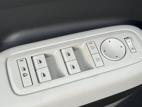 New 2026 Hyundai Santa Fe SE image 12