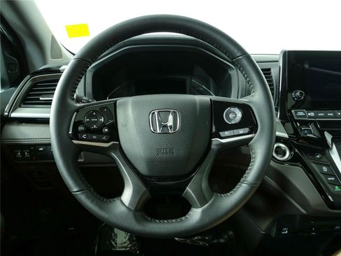 Used 2024 Honda Odyssey Touring image 9