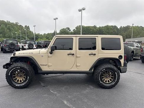 Used 2016 Jeep Wrangler Unlimited Rubicon w/ Connectivity Group AWD/4WD image 4
