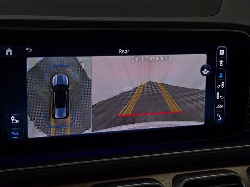 Used 2024 Mercedes-Benz GLS 450 4MATIC image 41