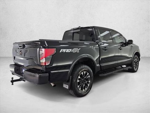 Used 2022 Nissan Titan PRO-4X w/ Pro-4x Convenience Package AWD/4WD image 5