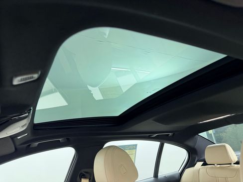 Used 2019 BMW 530i w/ Convenience Package RWD image 22