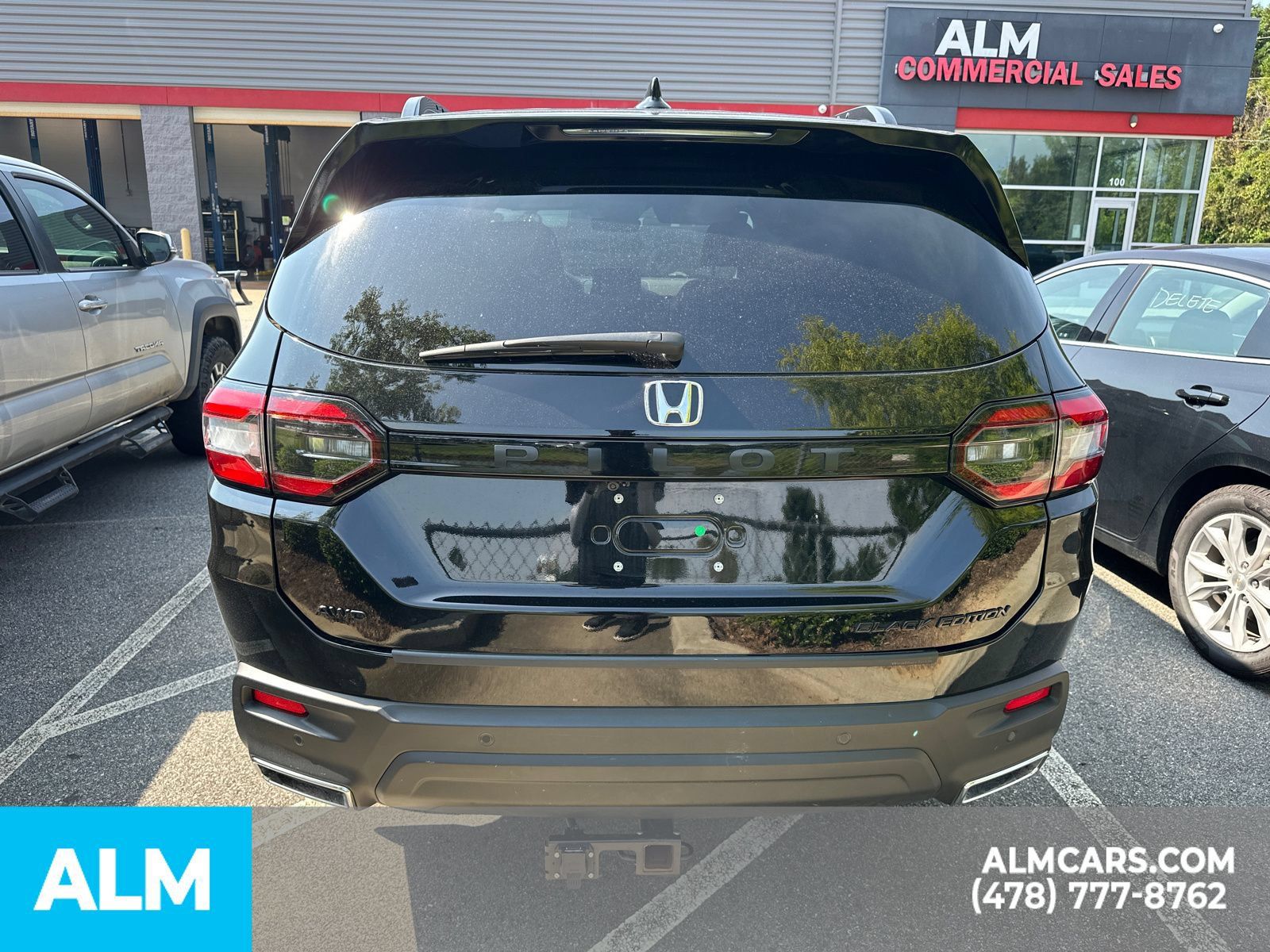 Used 2025 Honda Pilot Black Edition image 9
