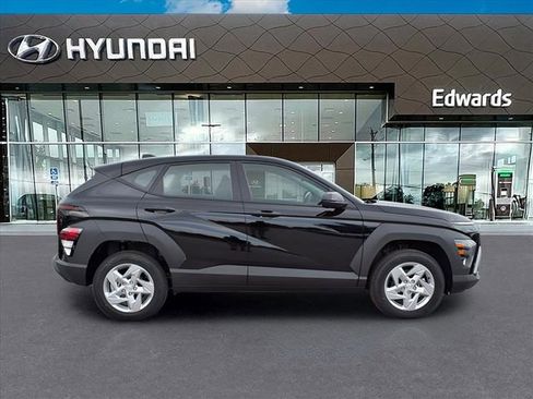 New 2026 Hyundai Kona SE image 8