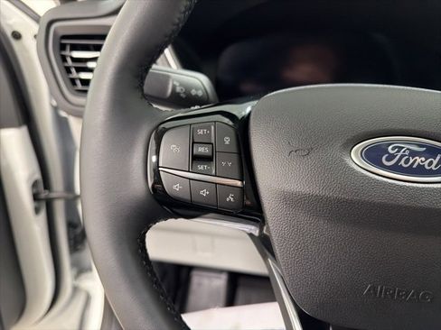 Used 2024 Ford Escape Platinum w/ Premium Technology Package image 18