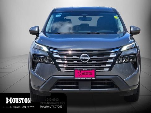 Used 2024 Nissan Rogue SV FWD image 10
