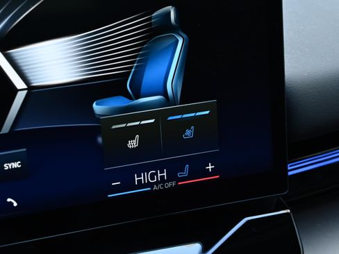 Certified 2024 BMW 530i 530i w/ M Sport Package image 30