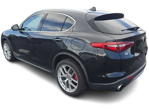 Used 2019 Alfa Romeo Stelvio Ti AWD/4WD image 6