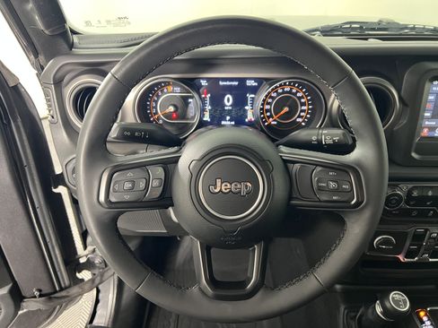 Used 2023 Jeep Gladiator Sport AWD/4WD image 24