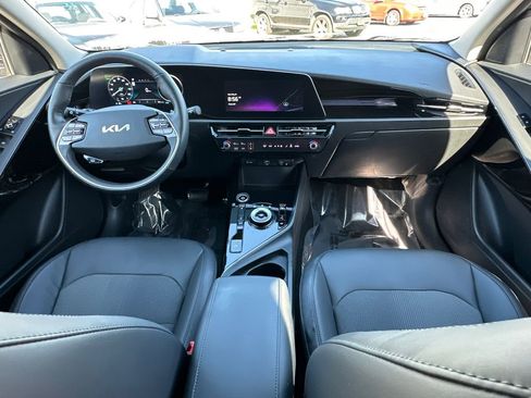 Certified 2023 Kia Niro Wind w/ Wind Preserve Package FWD image 17