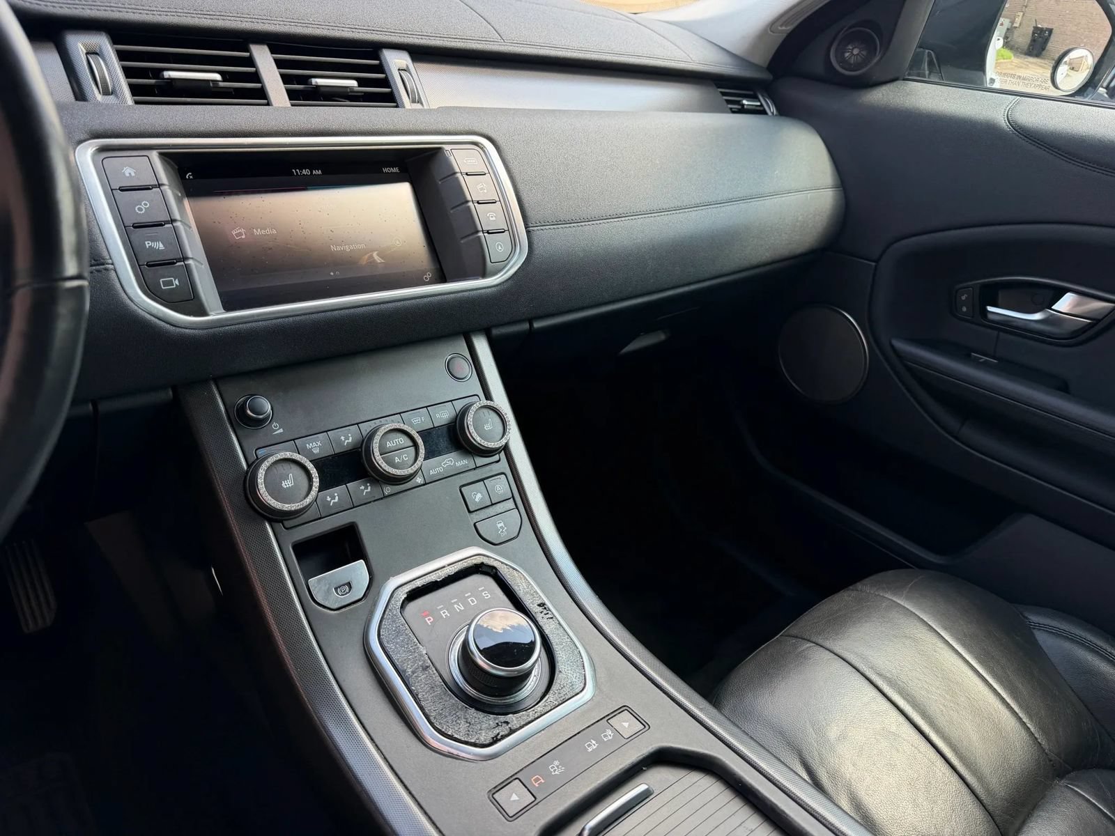 Used 2018 Land Rover Range Rover Evoque SE AWD/4WD image 11