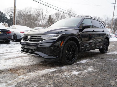Used 2022 Volkswagen Tiguan SE R-Line image 13