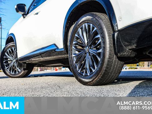 Certified 2025 Nissan Rogue Platinum w/ Tech Package image 16