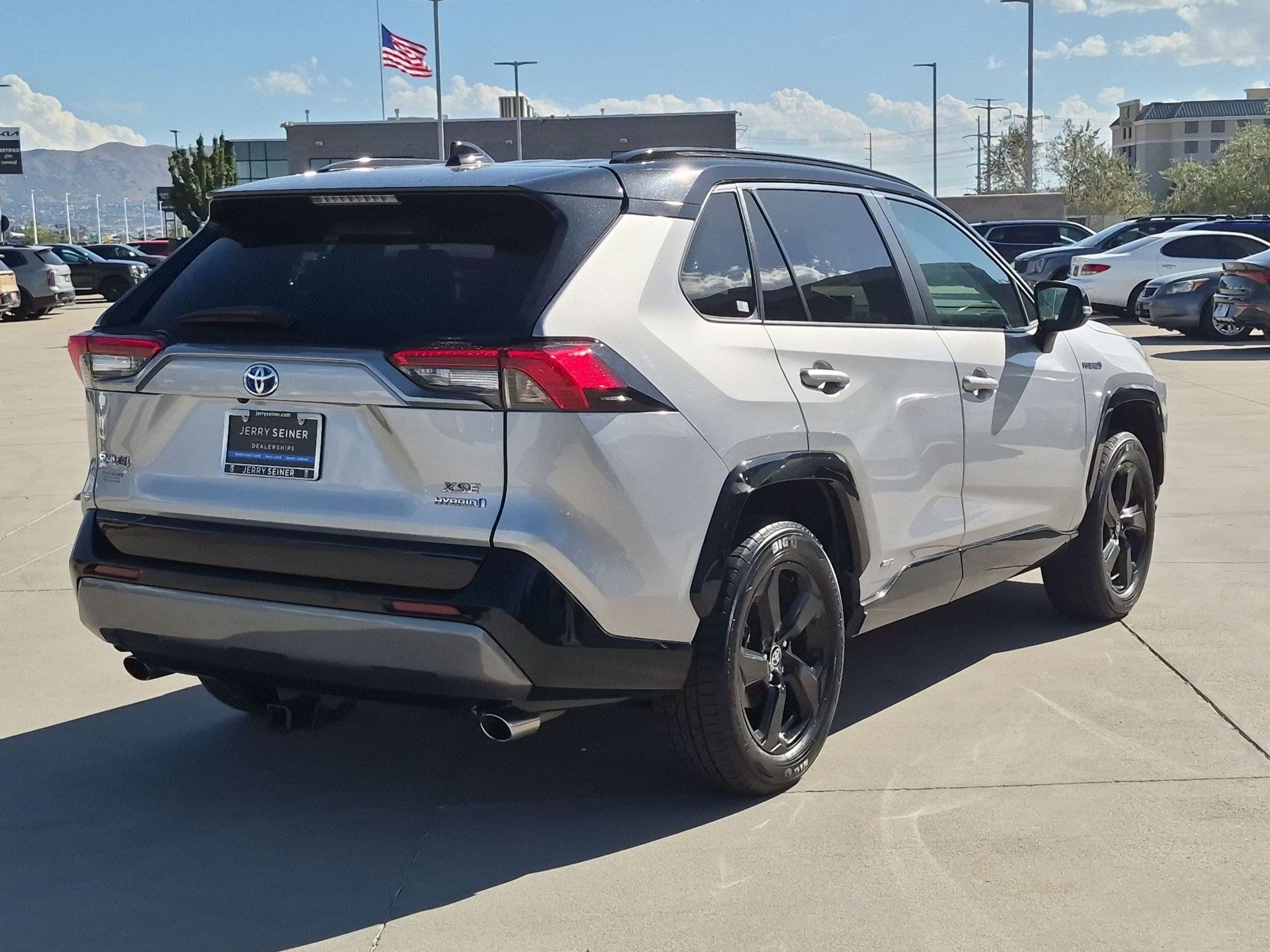 Used 2021 Toyota RAV4 XSE AWD/4WD image 6