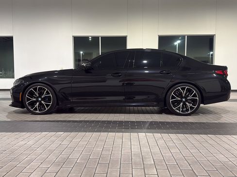 Used 2021 BMW M550i xDrive w/ Executive Package image 4