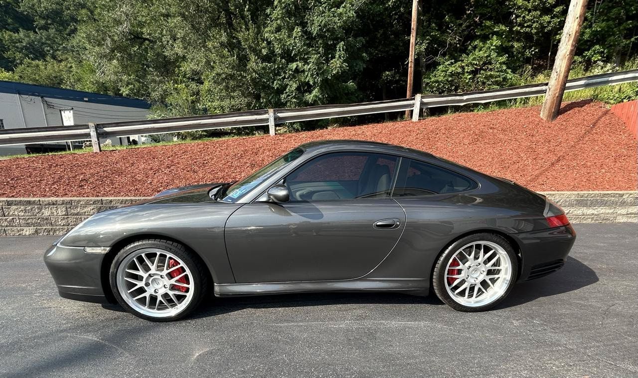 Used 2004 Porsche 911 Carrera 4S AWD/4WD image 2