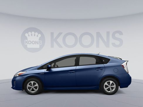 Used 2014 Toyota Prius Two FWD image 4