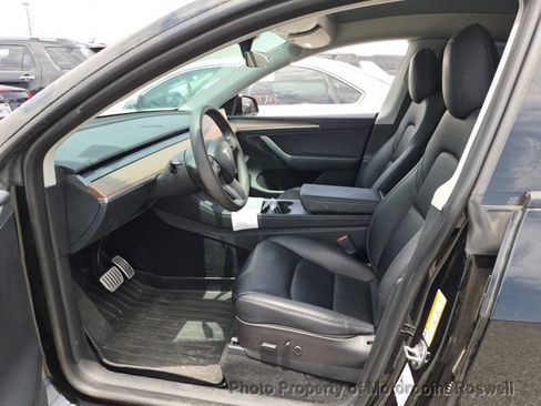 Used 2023 Tesla Model Y Performance AWD/4WD image 2