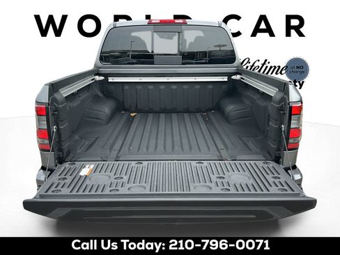 Used 2025 Nissan Frontier SV w/ SV Convenience Package RWD image 9