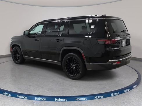 Used 2022 Jeep Wagoneer Series III w/ Premium Group I AWD/4WD image 8