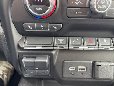 Used 2021 Chevrolet Silverado 3500 LTZ w/ LTZ Convenience Package image 38