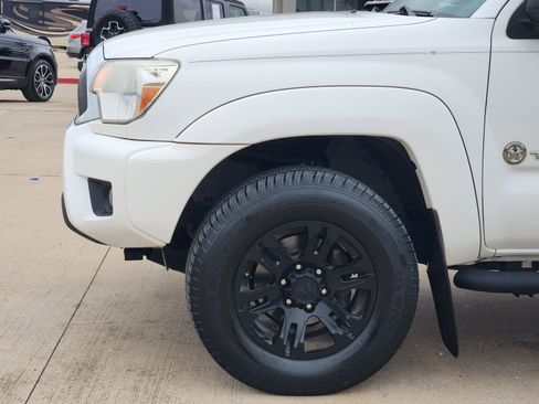 Used 2015 Toyota Tacoma PreRunner image 10